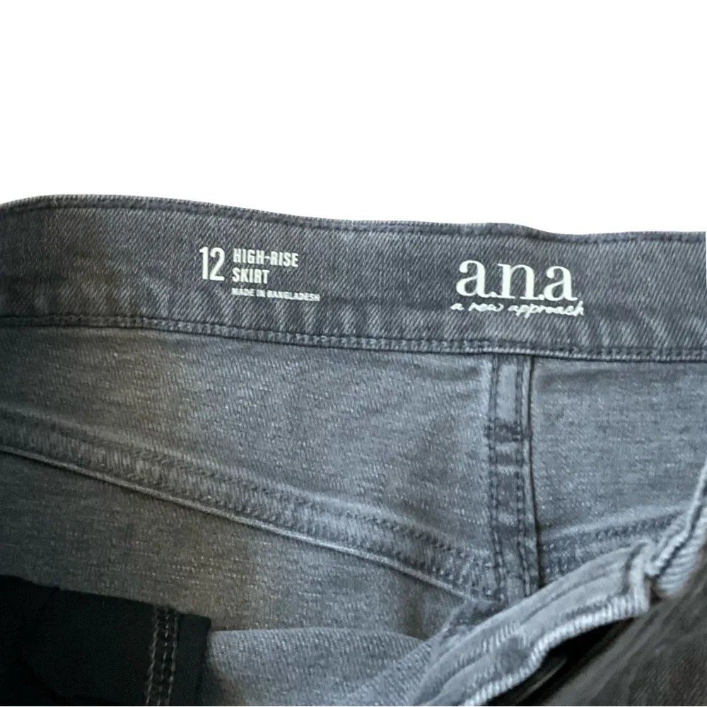 a.n.a High Waist Crystal Embellished Gray Denim Skirt Midi NWT size 12 - Picture 8 of 11